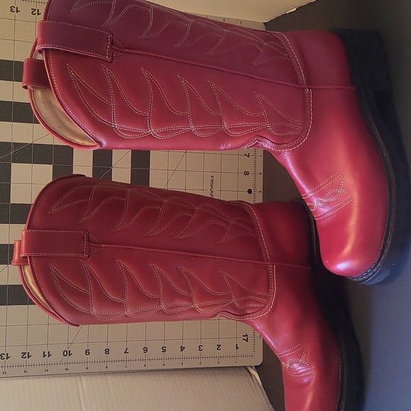 JOHN FLUEVOG "COWBOY HIGH" RED  BOOTS. WOMAN'S SIZE 9. EXCELLENT USED COND. - Picture 4 of 12